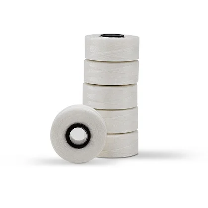 Předvinuté spodní nitě Madeira Magnetic core bílé