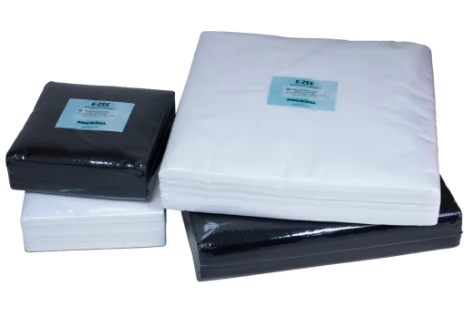 Nažehlovací podkladový materiál Madeira Weblon Plus 70 g 20 x 20 cm černý
